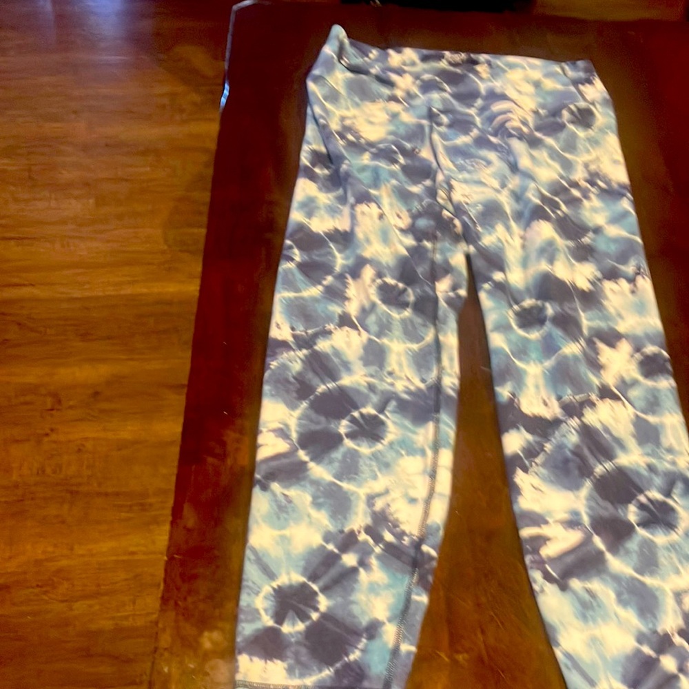 Old navy active leggings-large